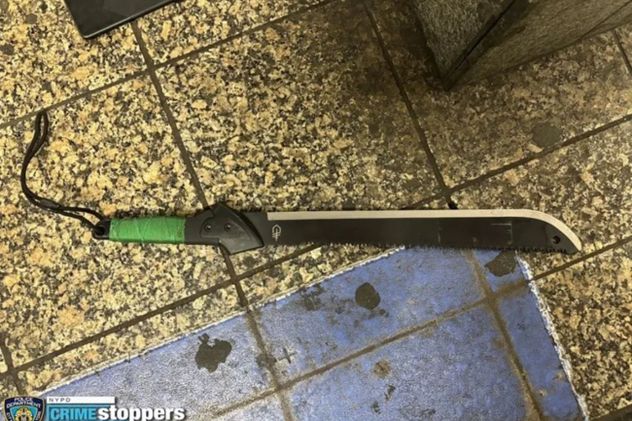 Nueva York: la Policía mató a un hombre que atacó con un machete a tres personas en el metro