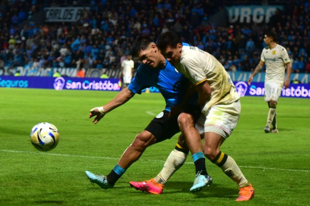 Lautaro Gutiérrez jugó desde el inicio en el campeonato ante Aldosivi.