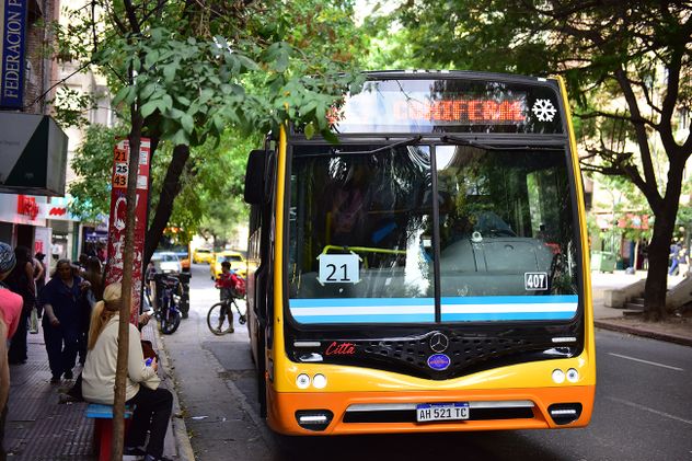 Transporte urbano. Coniferal ya opera las líneas 21 y 25 en la ciudad de Córdoba.