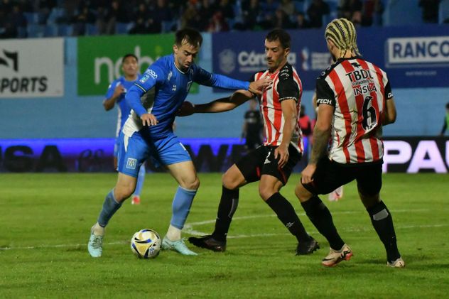 Estudiantes RC vs Barracas.