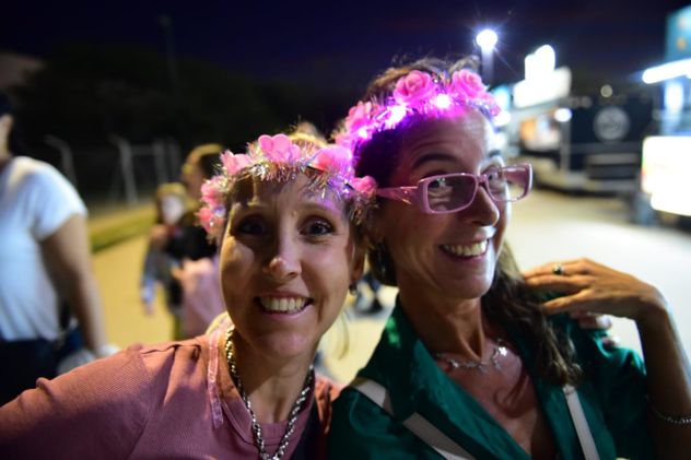 Fans de Ricky Martin a punto de ingresar al show en Córdoba.