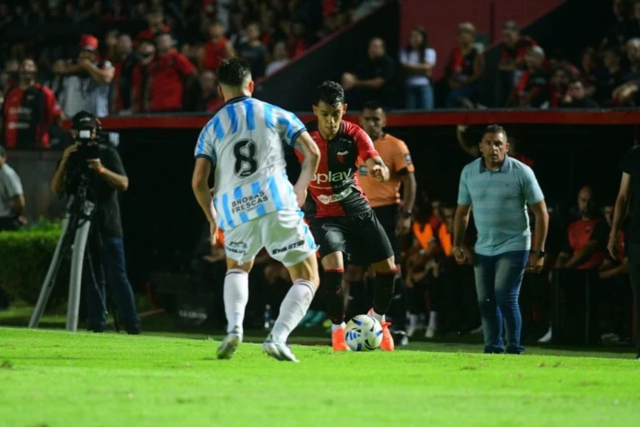 Racing visitó a Colón por la fecha 9 de la Primera Nacional 2026.