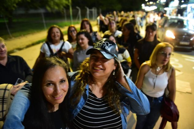 Fans de Ricky Martin por ingresar al Show en Córdoba.