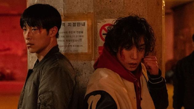 “Sabuesos” combina boxeo, thriller criminal y una fuerte historia de lealtad que atrapó a audiencias de todo el mundo.
