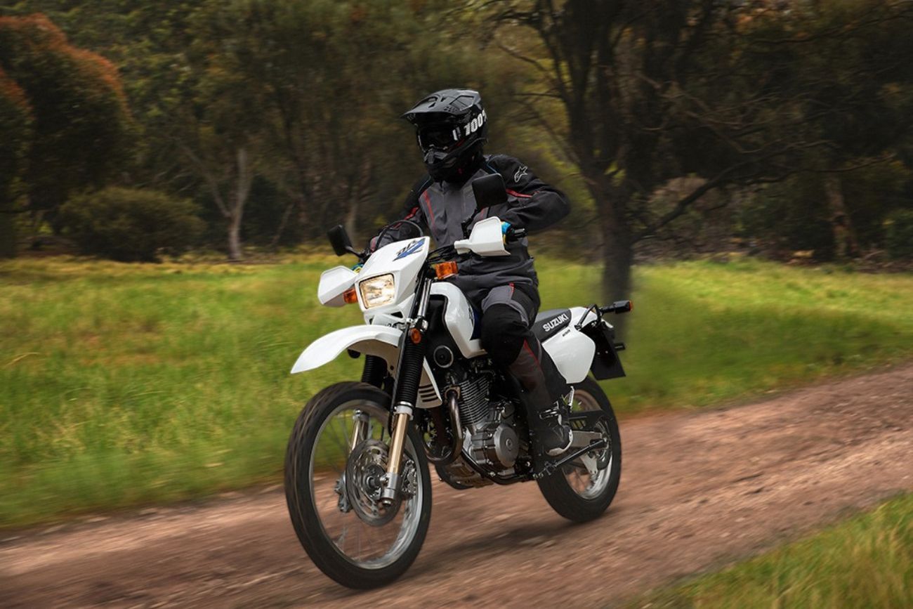Legendaria, la Suzuki DR 650 para disfrutar toda la aventura.