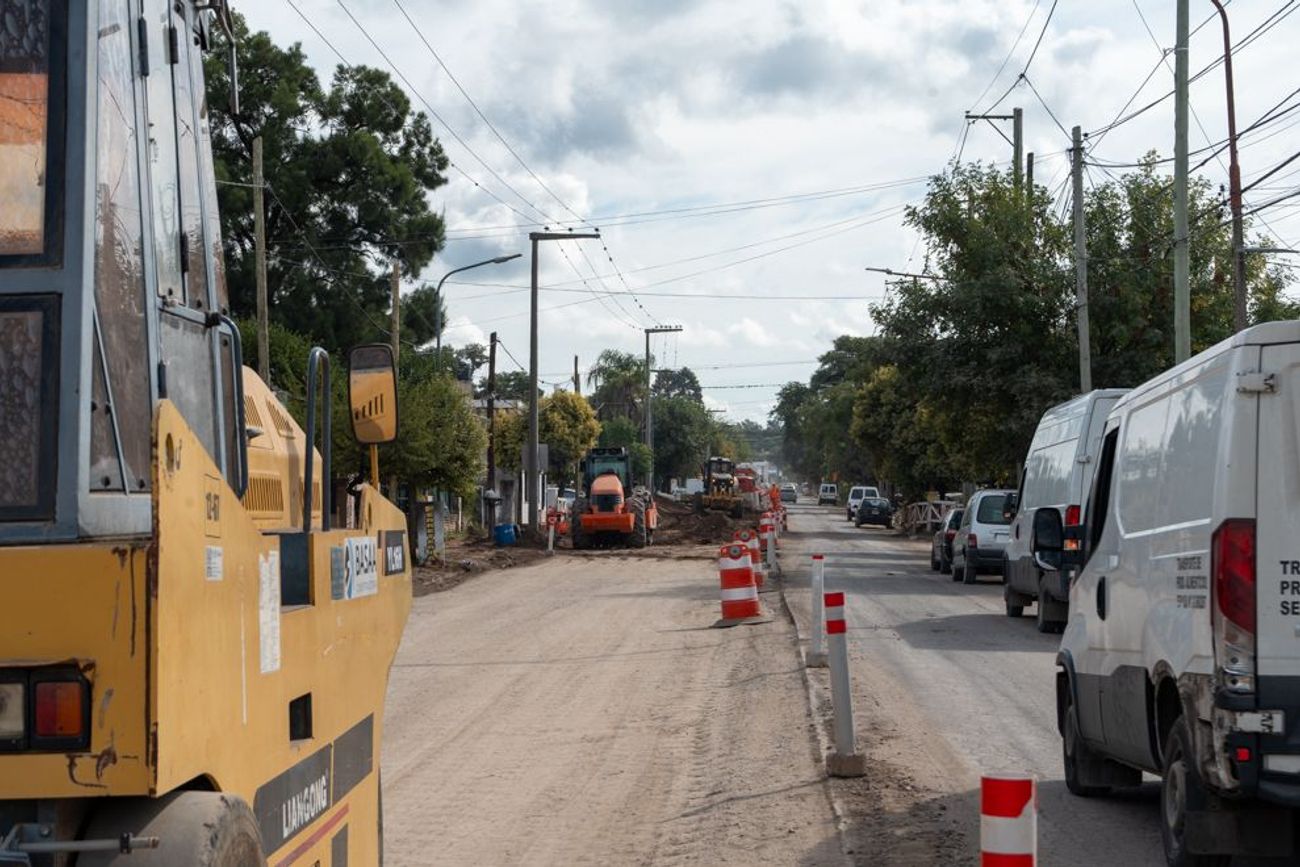 La obra en avenida Bodereau avanza mediante numerosos frentes de obra. (Gobierno de Córdoba)