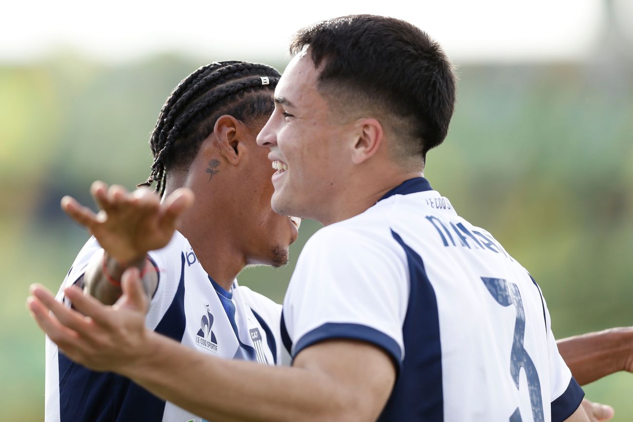 Maidana, autor de dos goles en Talleres ante Defensa y Justicia. 