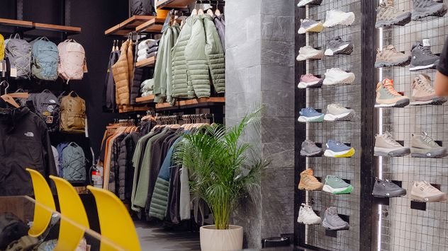 The North Face inaugura una tienda y presenta su última colección.