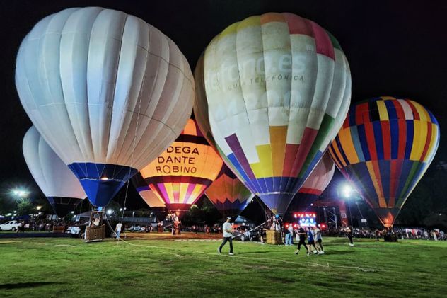Los vuelos cautivos fueron uno de los grandes atractivos del evento, permitiendo a muchos asistentes vivir por primera vez la experiencia de elevarse en globo.