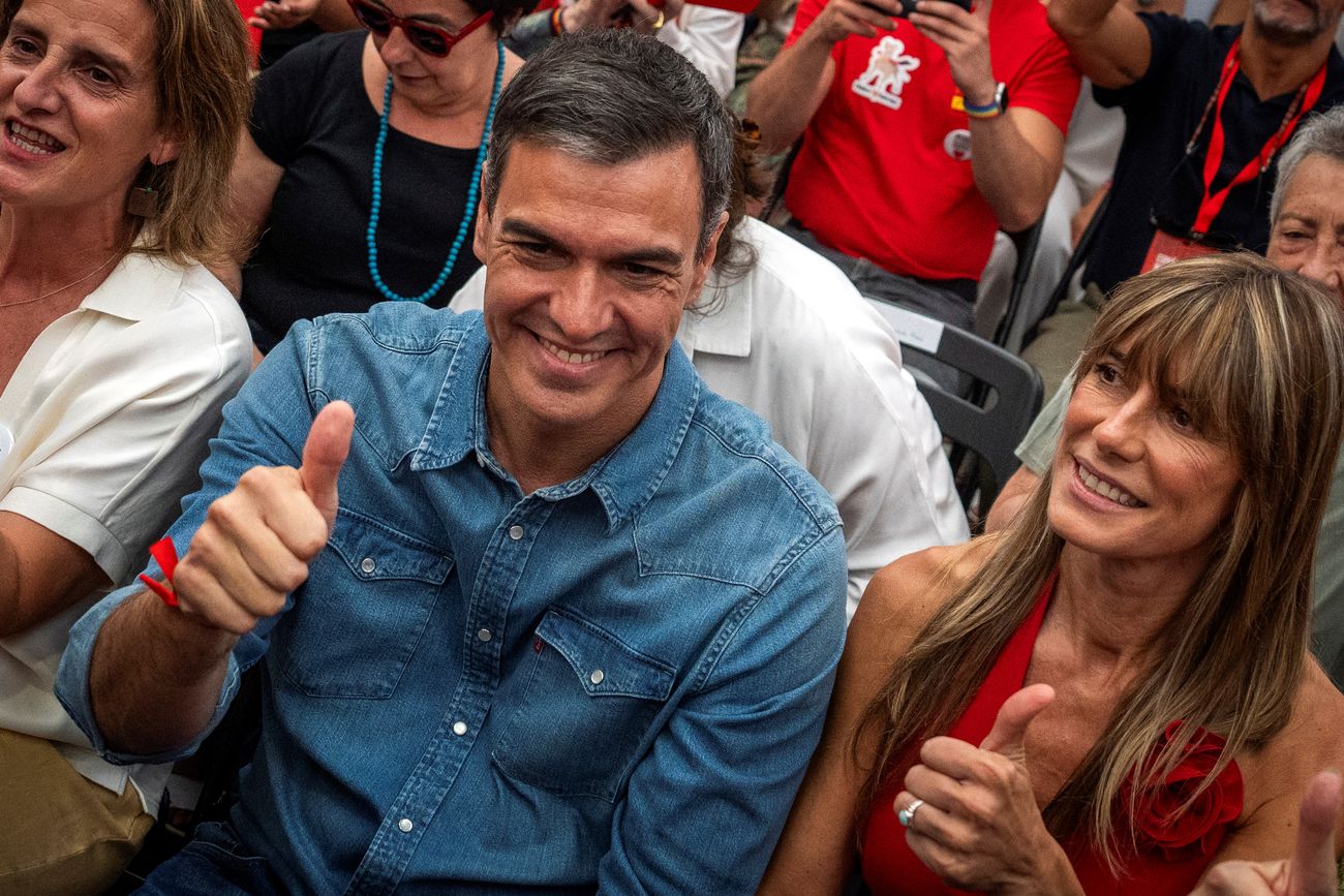 Pedro Sánchez y su esposa Begoña Gómez.