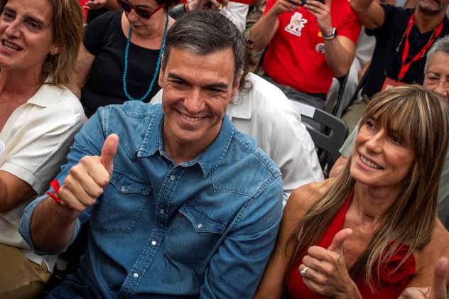 Pedro Sánchez y su esposa Begoña Gómez.