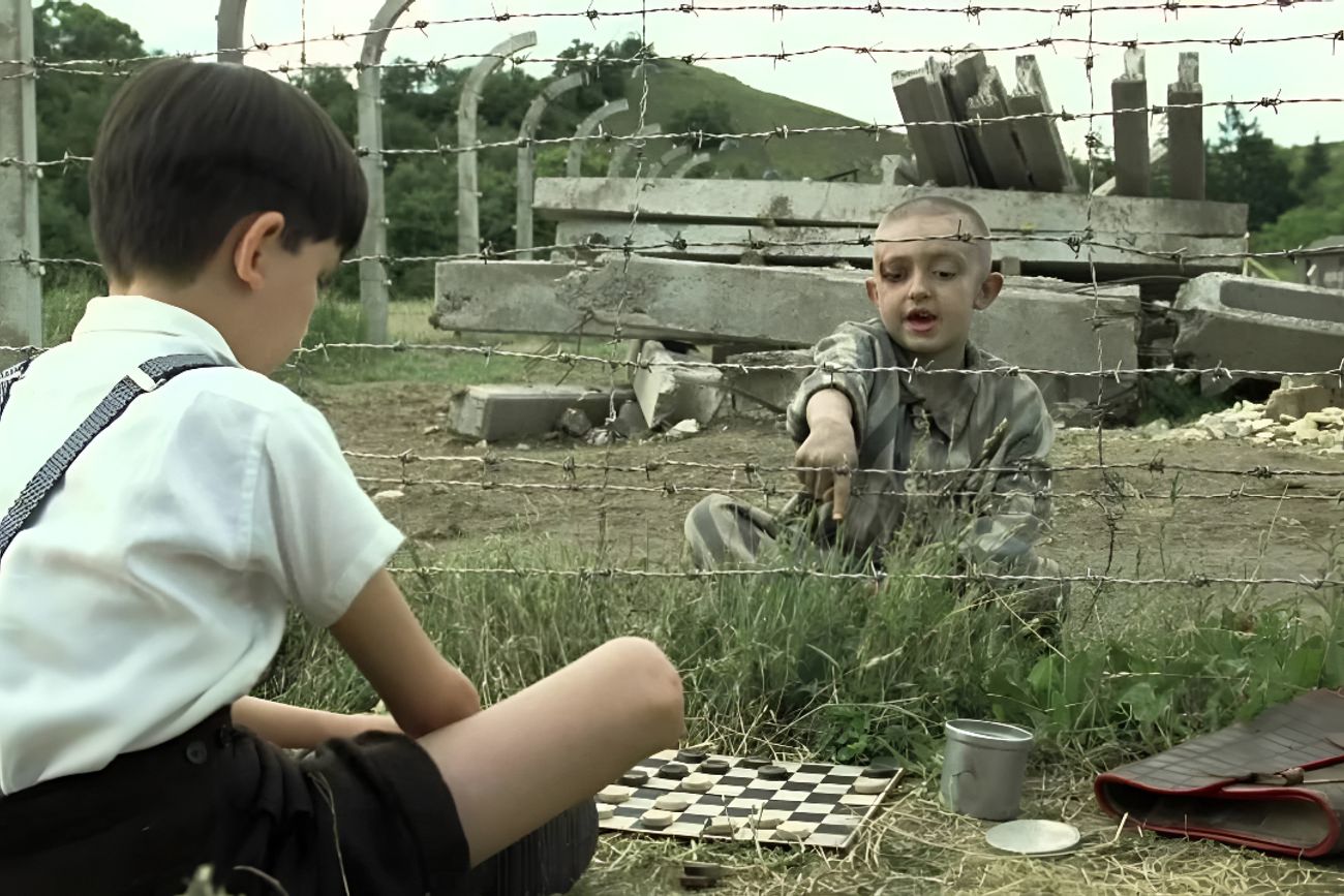 Escena de la película "El niño con el pijama de rayas".