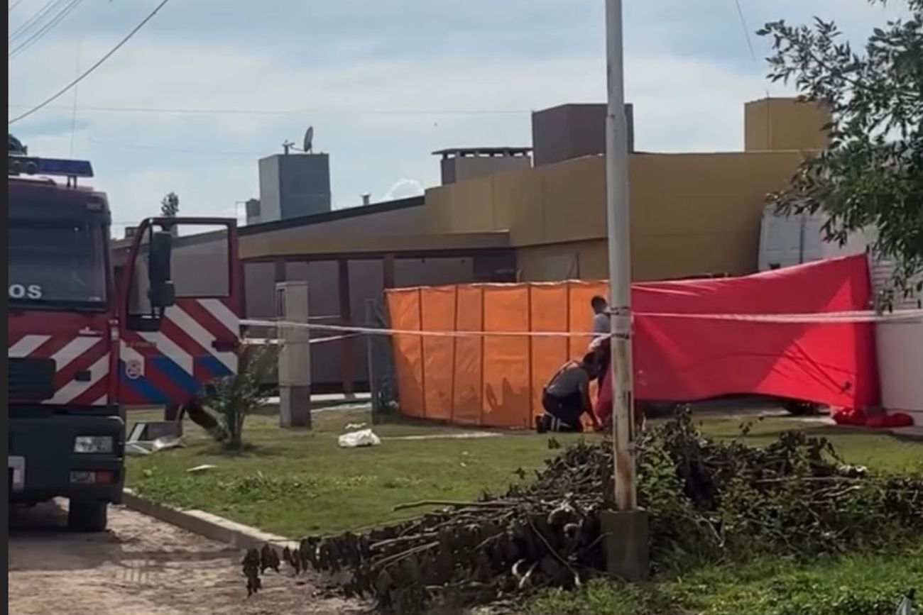 El sitio de la tragedia con el camión (Radio Regional Las Varillas) 