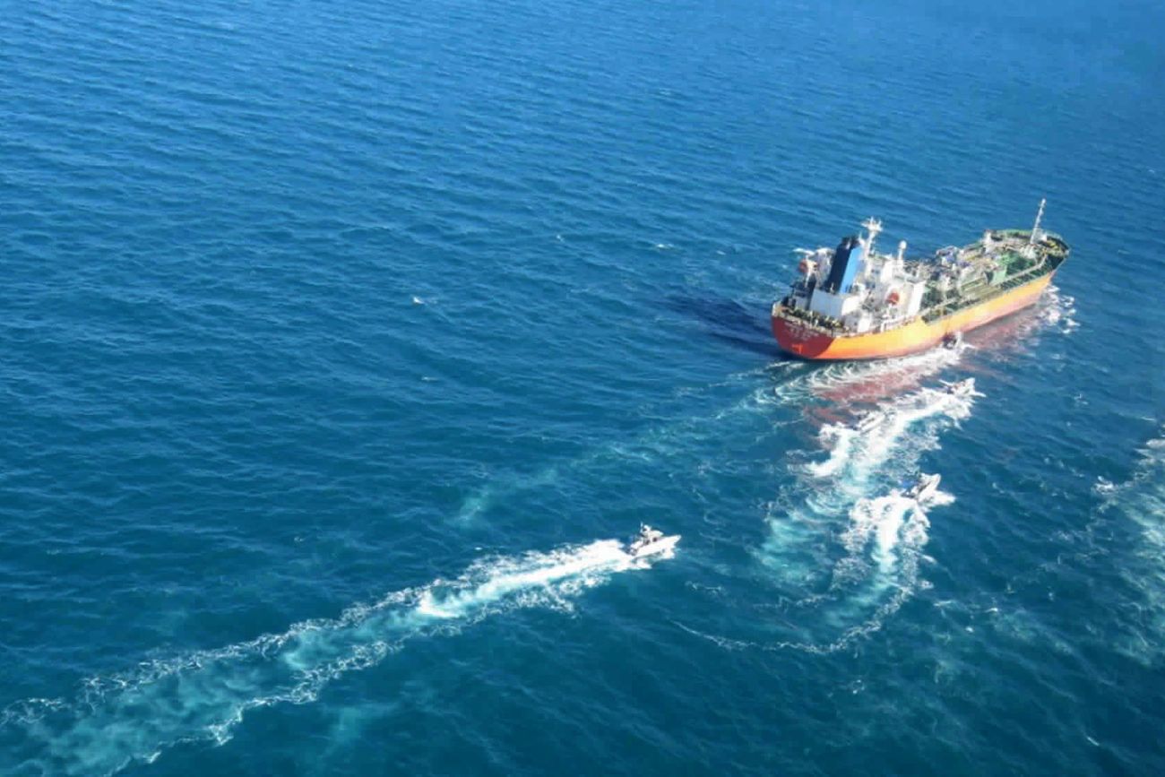 Reabren el estrecho de Ormuz para embarcaciones petroleras.