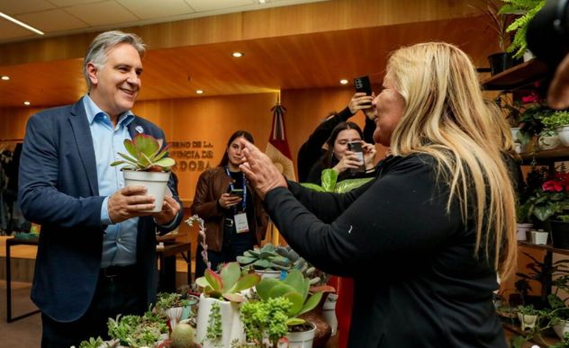 “Los números cierran con la gente adentro”, enfatizó Llaryora. 