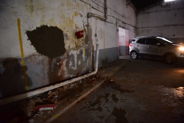 Boquete: se llevaron una caja fuerte llena de joyas y oro por un hueco en una pared de una playa de estacionamiento. (Javier Ferreyra)