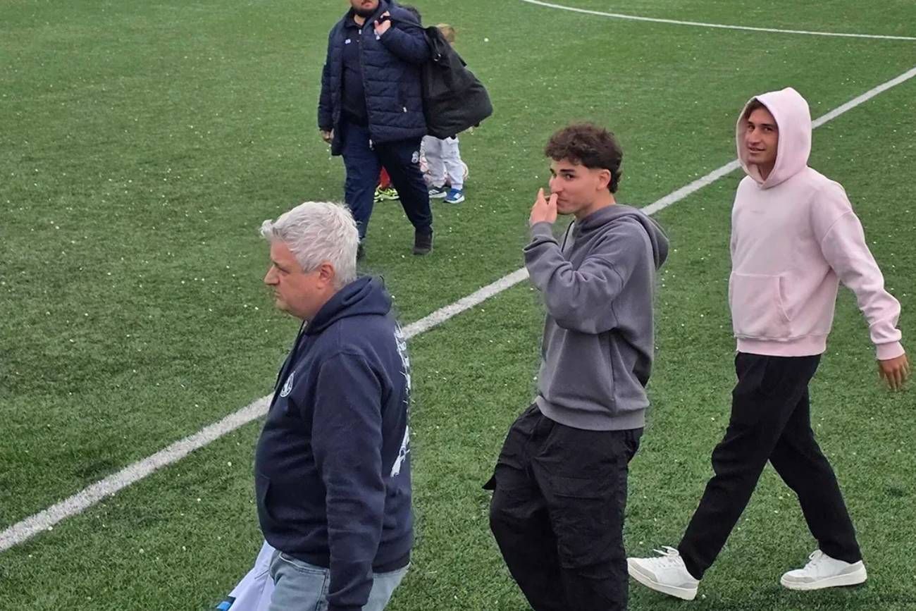 Julián Álvarez fue a ver a Club Argentino de Madrid.