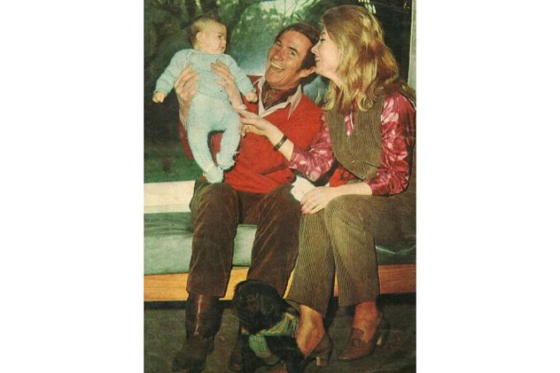 Silvio Soldán junto a Marta Moreno y su hijo Silvito.