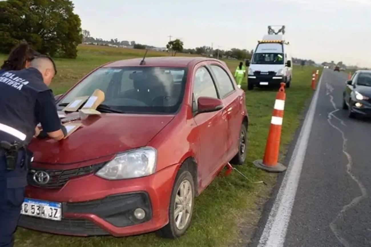 Murió un profesor de la Universidad de La Plata tras ser atropellado cuando bajó a cambiar la rueda del auto
