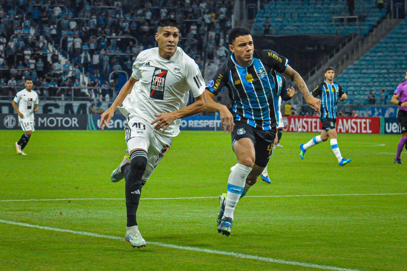 Riestra visitó a Gremio de Brasil por la Copa Sudamericana. 