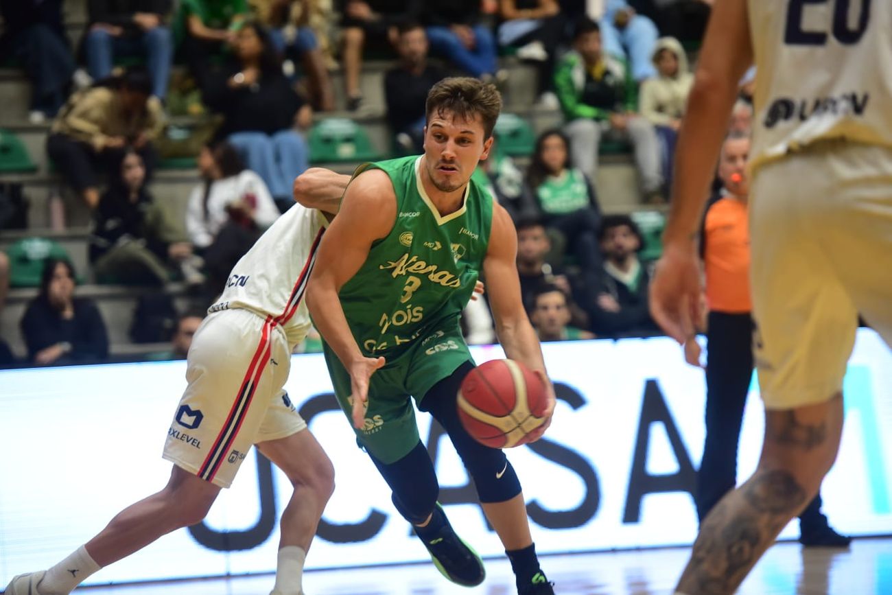 Santiago Ferreyra fue uno de los mejores jugadores de Atenas en la caída ante Quimsa y habló del vueltas de la chance de jugar el playout. (Javier Ferreyra / La Voz)