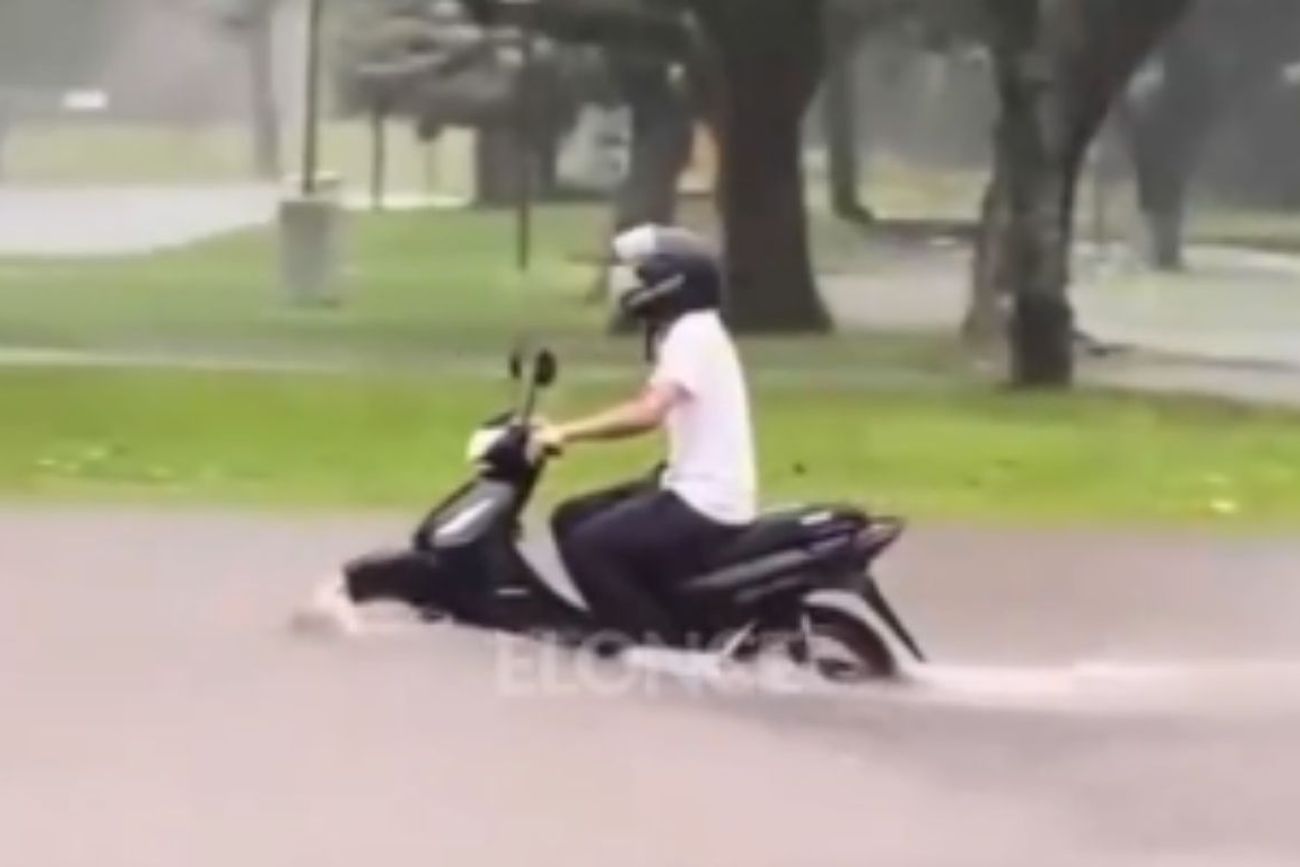 Las lluvias no cesan: así está María Grande con calles totalmente anegadas
