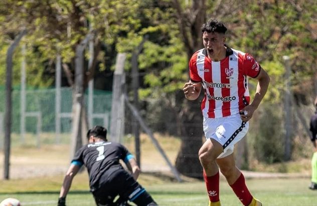 Ezequiel Neira, ex Instituto hoy en Carabobo.