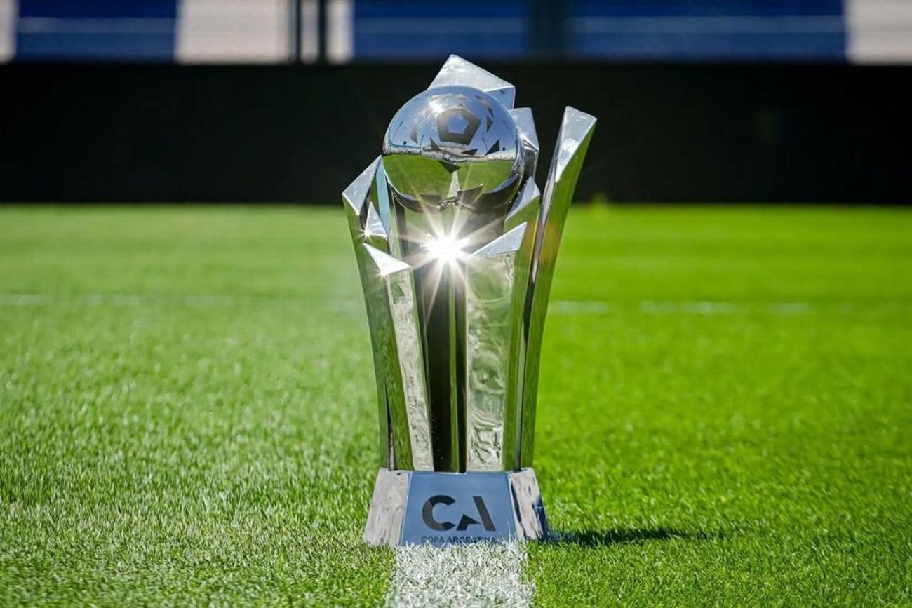 Trofeo de la Copa Argentina para el certamen de 2026. 