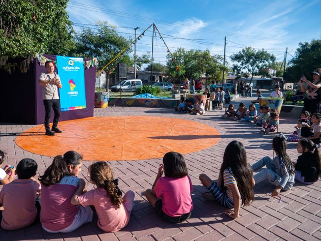 El ciclo Teatro Itinerante lleva funciones de teatro a diversos puntos de la ciudad y la provincia de Córdoba. 