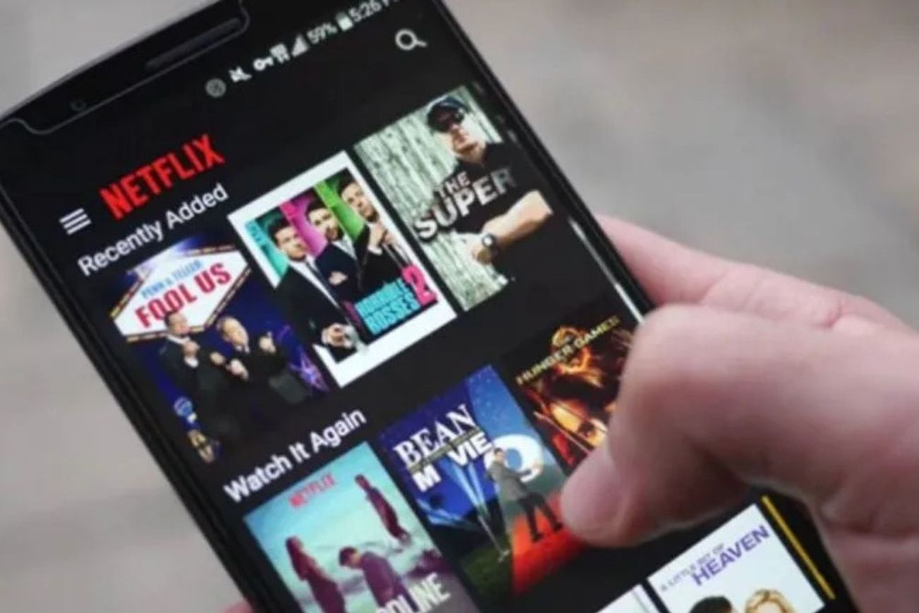 Las funciones offline permiten descargar series y verlas sin conexión, una opción clave para viajes o zonas con mala señal.