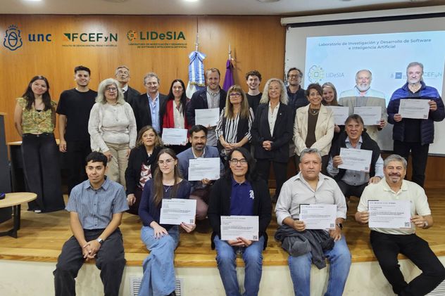 Sin requisitos de formación previa ni límite de edad, la UNC forma expertos para las nuevas fuentes de trabajo en IA. (UNC). 