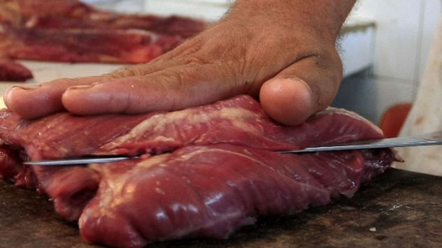 La carne de burro es magra, rica en proteínas y con un sabor particular que la diferencia de la vacuna.
