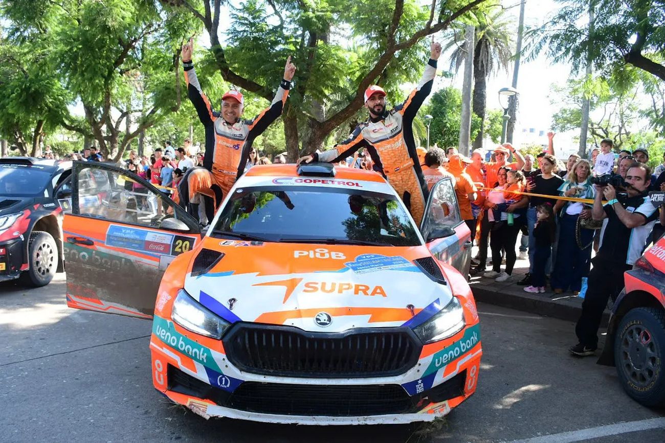 El paraguayo Agustín Alonso y el sureño Edgardo Galindo, ganadores en 2025 de la ultima incursión del Codasur en Jesús María,Córdoba. 
