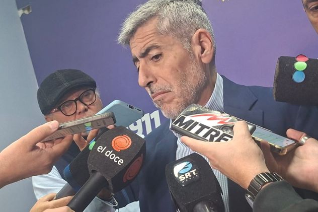 El ministro Quinteros en la conferencia de prensa por el crimen de barrio Alberdi, en Córdoba