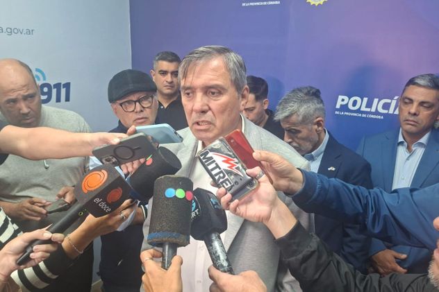 Conferencia de prensa por el crimen de barrio Alberdi, en Córdoba.