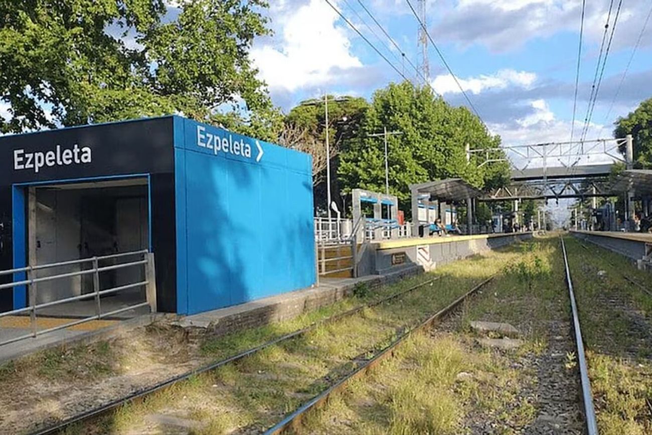 Una adolescente dio a luz con asistencia de la inteligencia artificial y abandonó a la beba en Ezpeleta, Quilmes.