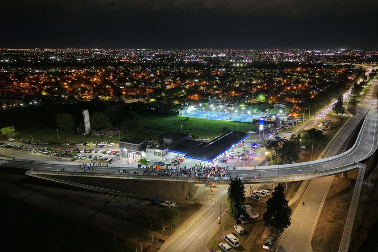 Llaryora inauguró el altonivel de Valle Escondido. (Gobierno de Córdoba)