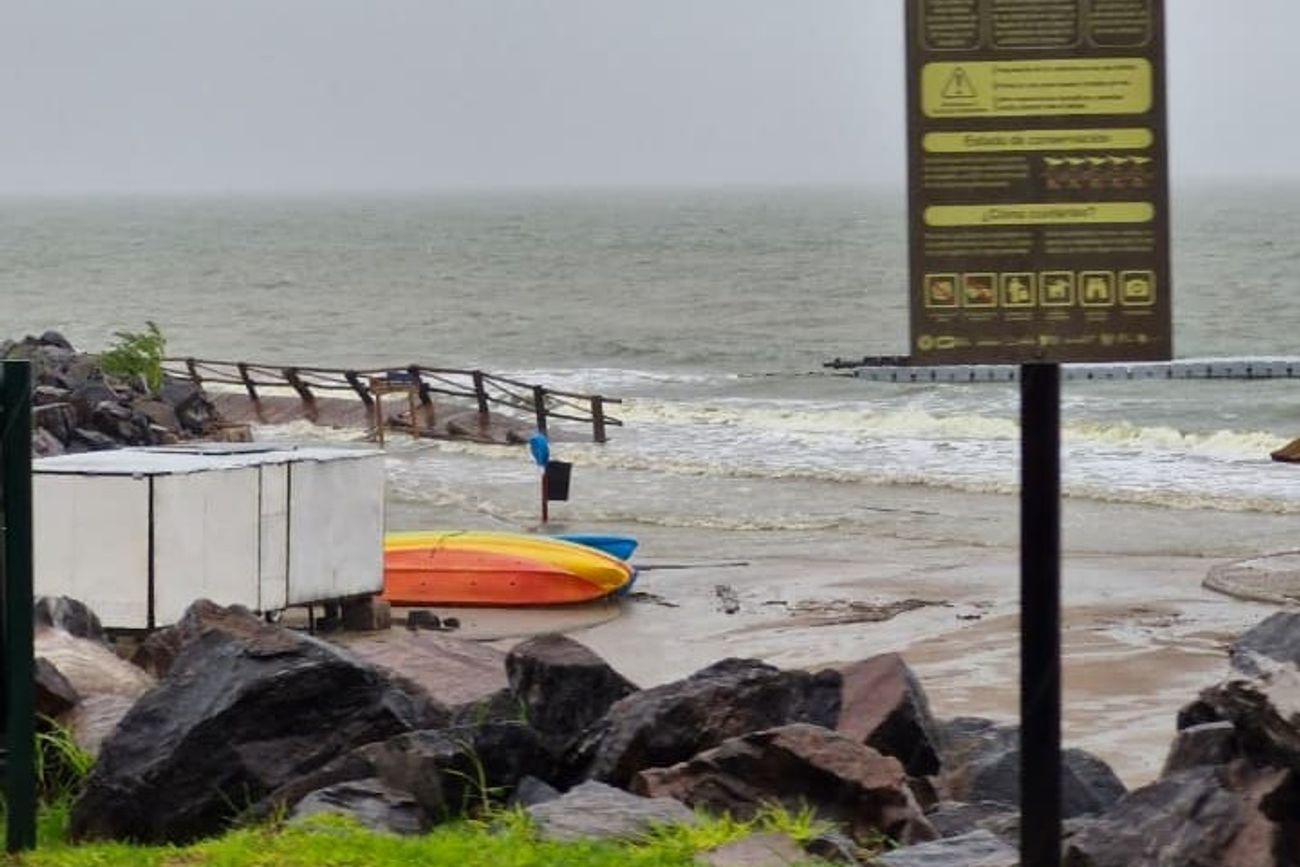 Laguna Mar Chiquita, con crecida de su nivel esta semana, en las costas de Miramar de Ansenuza. 