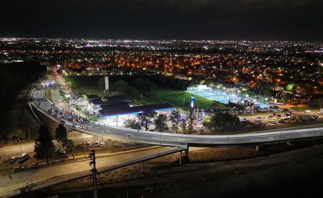 Llaryora inauguró el altonivel de Valle Escondido. (Gobierno de Córdoba)