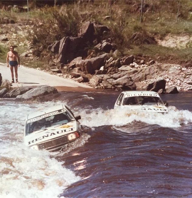 El vado del Río San José, y su crecida, fueron clave para arrastrar a los autos de Eduardo Copello y Jortge Recalde en el G P del ACA 1981, primera incursión del Rally Codasur en Córdoba. 
