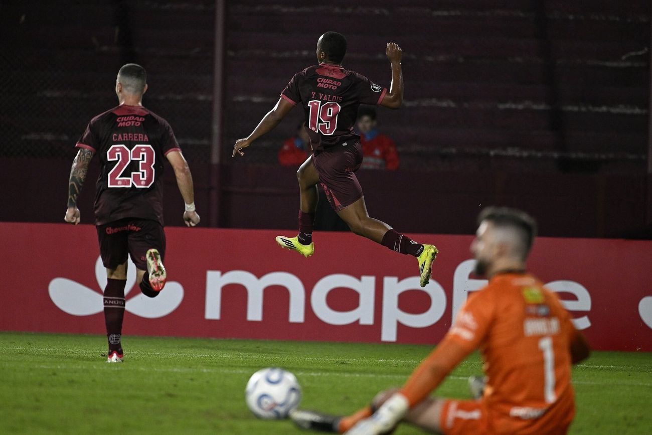 Lanús por Copa Libertadores.