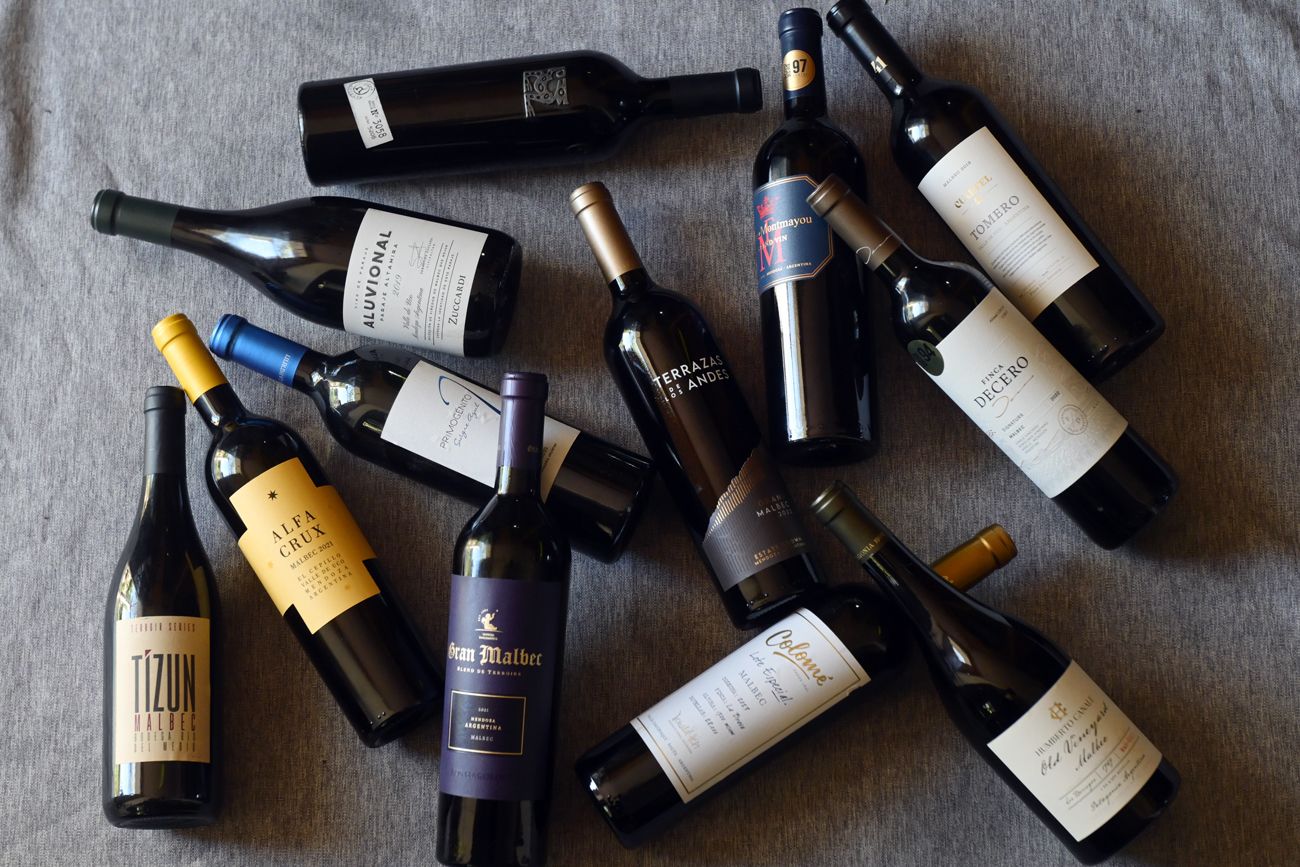 Día del malbec. En Argentina se festeja el 17 de abril el día de esta emblemática cepa. !2 malbec distintos y variados recomendados para probar. 