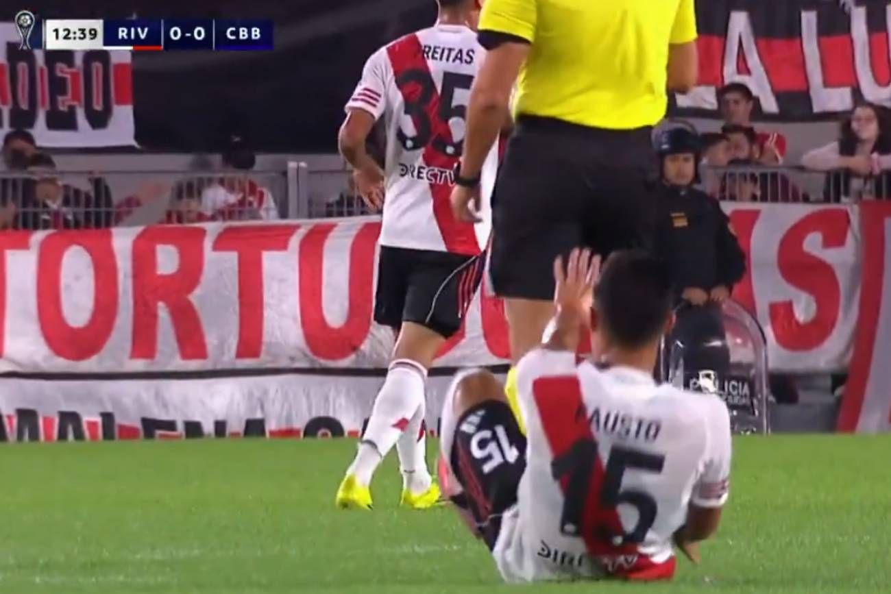 Fausto Vera salió lesionado.