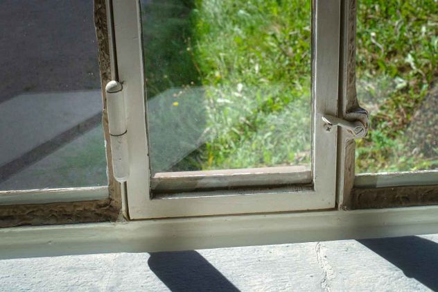 Un truco para limpiar los rieles de la ventana y decirle chau al polvo y la suciedad. 
