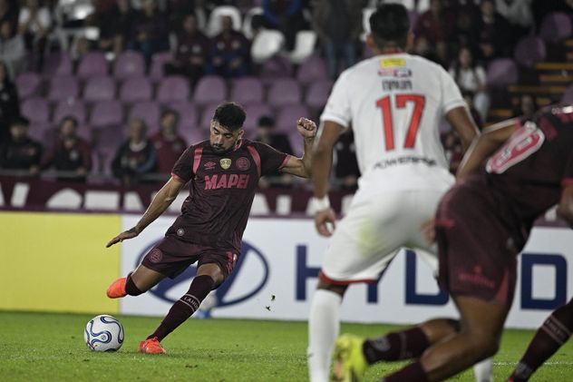 Lanús por Copa Libertadores.