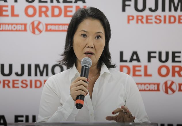 La candidata presidencial Keiko Fujimori, del partido Fuerza Popular, ofrece una conferencia de prensa, mientras las autoridades electorales continúan contando los votos tres días después de las elecciones generales en Lima, Perú, el miércoles 15 de abril de 2026. (Gerardo Marín)