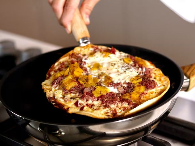 El secreto para recalentar pizza y que no quede blanda ni seca.