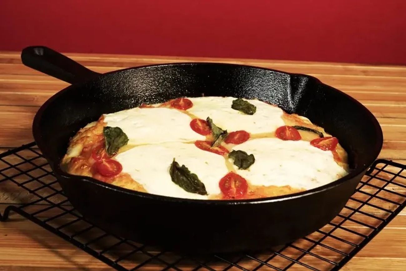 El secreto para recalentar pizza y que no quede blanda ni seca