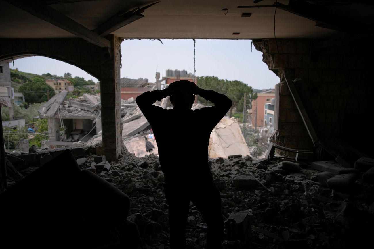 Departamento destruido en Roumman, Líbabno, este viernes. (AP/Hassan Ammar)
