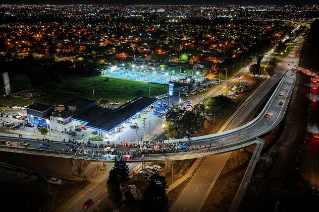 El altonivel de Valle Escondido quedó inaugurado para mejorar la circulación del sector.